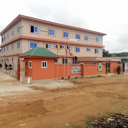 Open Space Hotel Kumasi Exterior photo