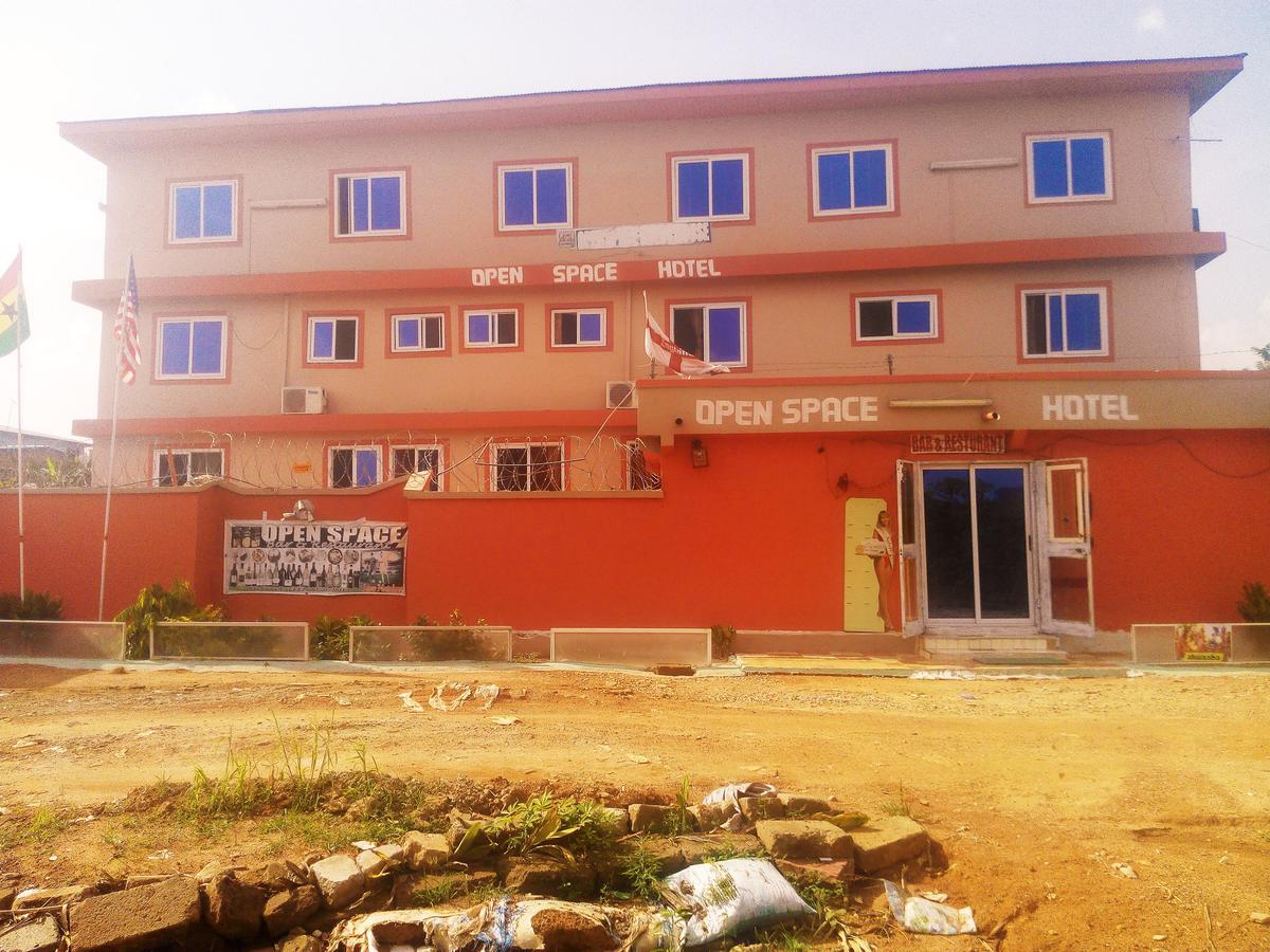 Open Space Hotel Kumasi Exterior photo