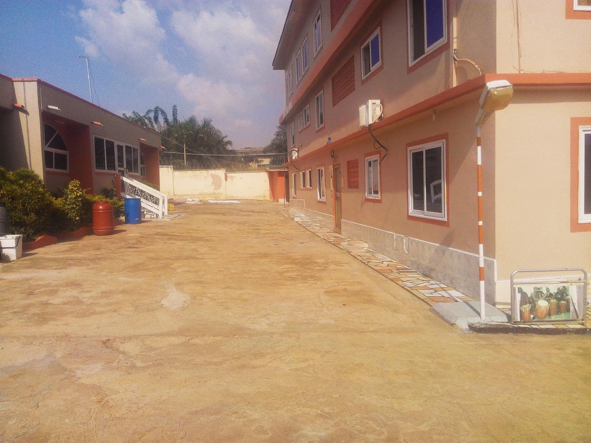Open Space Hotel Kumasi Exterior photo