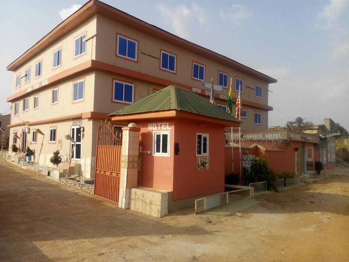 Open Space Hotel Kumasi Exterior photo